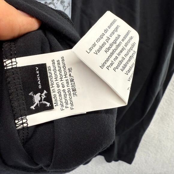 Oakey Shirt Men's Large Black Servant Lighting Horror Hydrolix Performance NEW - Picture 8 of 9